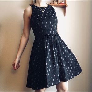 💄 Lipstick Print Black Dress